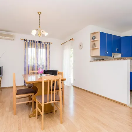 Apartment Justinic *