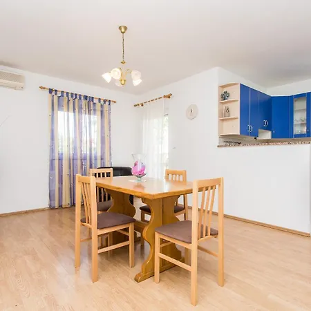 Justinic Apartment *